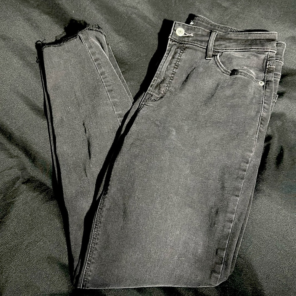 Black Old Navy High Rise Rockstar Super Skinny jeans Raw Hem